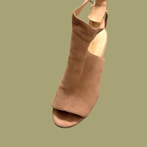 Nine West “Jomei” Peep Toe Block Heel Sandals – Tan Suede Leather (Size 8.5M) - Picture 2 of 11